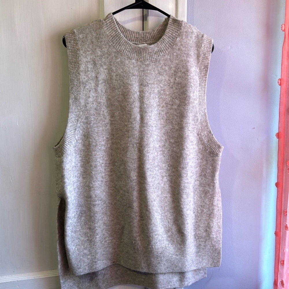H&M oversized sweater vest size S